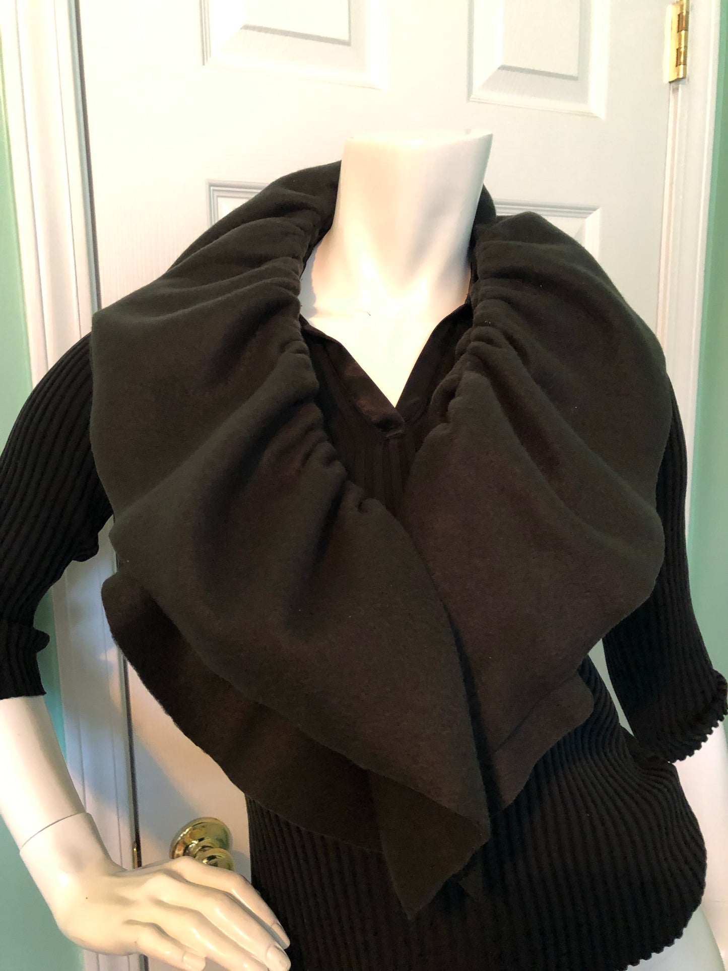 Black Classy Scarf Ruffle Style Fleece Scarf